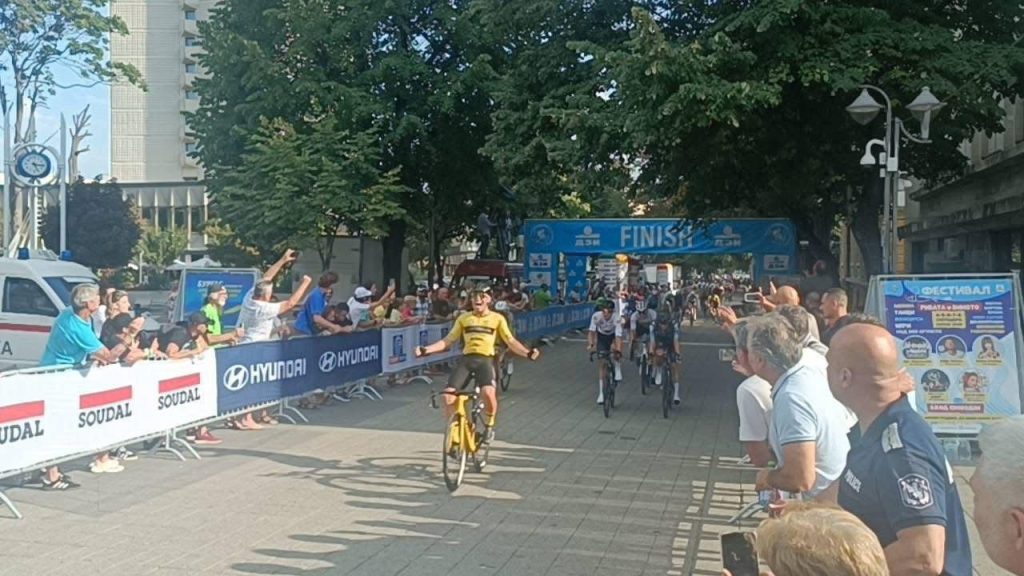 Cataldo vince la 1a tappa del giro di Bulgaria 2025, la  Primorsko  ›  Burgas di 122.5km